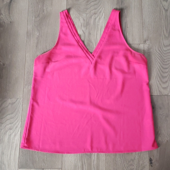 Dynamite deep V blouse - Picture 1 of 3